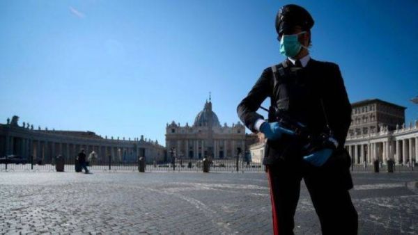 توقيف ضابط في سلاح البحرية" إضافة إلى ضابط روسي