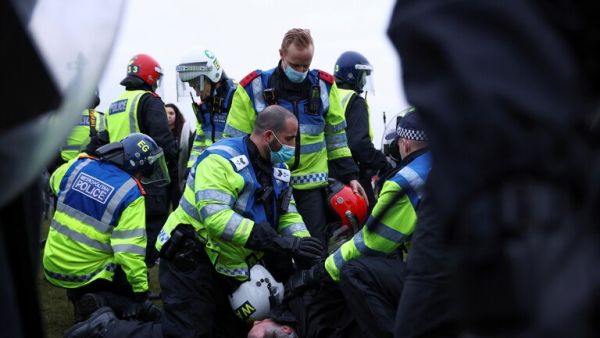 الاحتجاجات على قيود كورونا في لندن