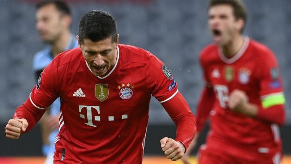 ليفاندوفسكي يقود البافاري لربع النهائي
