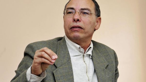 الصحافي والمؤرخ المعطي منجب