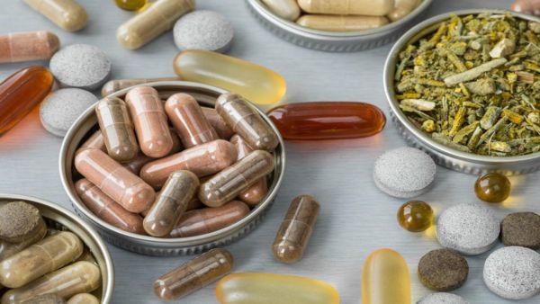 يمكن أن يساعد العبعب المنوم أجسامنا على استعادة التوازن من خلال توفير الدعم للغدة يمكن أن يساعد العبعب المنوم أجسامنا على استعادة التوازن من خلال توفير الدعم للغدة