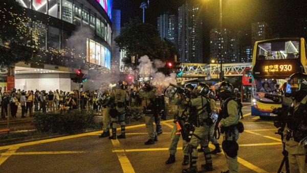 واشنطن تندد بالأحكام "السياسية" بحق ناشطين مؤيدين للديمقراطية في هونغ كونغ