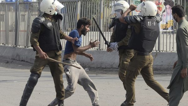Tehreek-e-Labaik Pakistan (TLP) religious party might be banned for killing two policemen