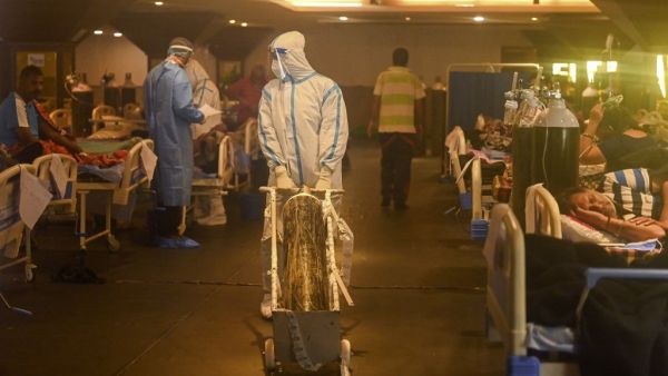 India reported over 300K new infections of COVID-19