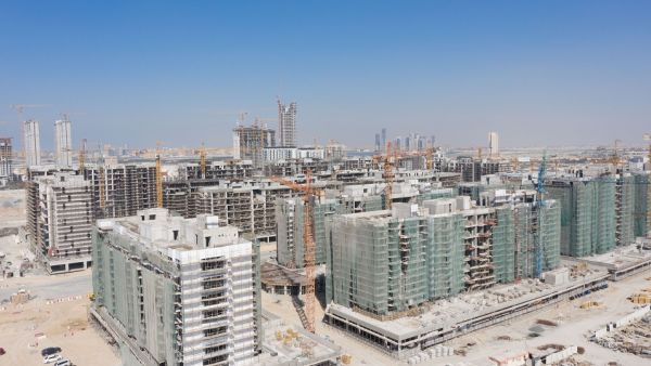 عزيزي للتطوير العقاري تعلن عن اكتمال مباني المرحلة الأولى في مشروعها ريفيرا بنسبة 78%