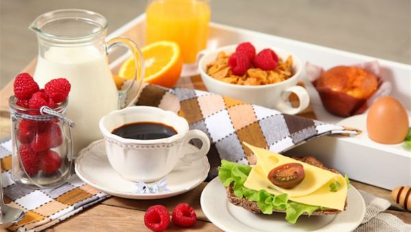 وسيقودك ذلك بالتالي إلى تناول المزيد من الوجبات الخفيفة على مدار اليوم