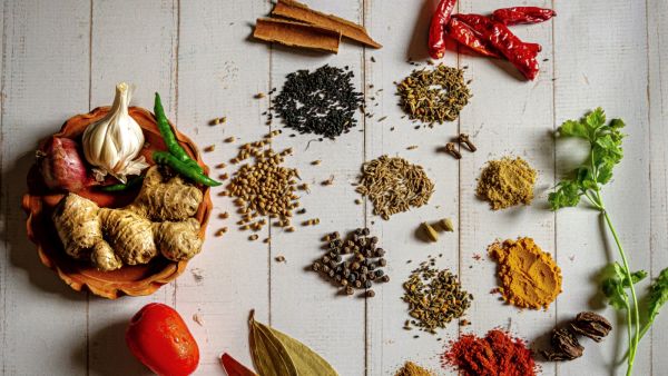 طبيب البوابة: 5 توابل يمكن أن تساعدك على إنقاص الوزن