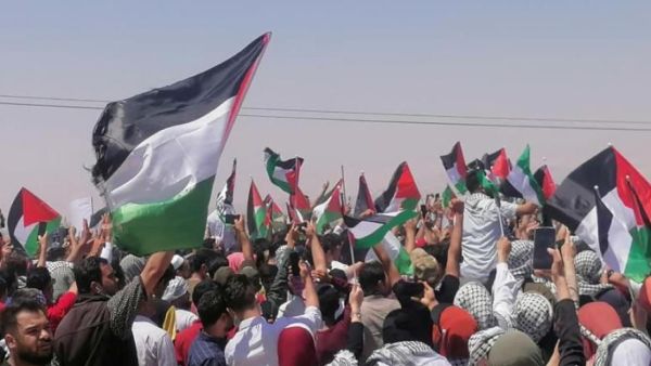 التحقيق معهما بشكل متواصل على يد محققي مخابرات وشرطة منذ اليوم الأول لاعتقالهم