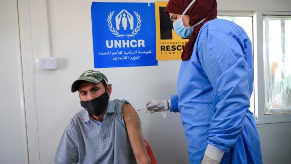 تم تلقيح ثلث اللاجئين المؤهلين للحصول على لقاح كورونا “COVID-19” 