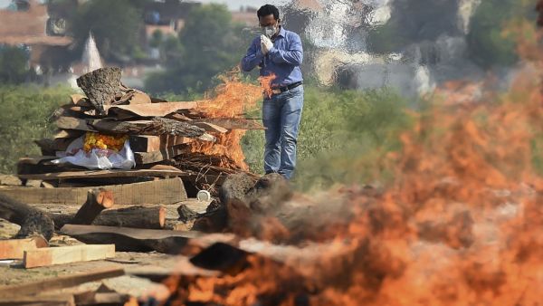 India set a new national record with over 4000 Covid-19 deaths in 24 hours