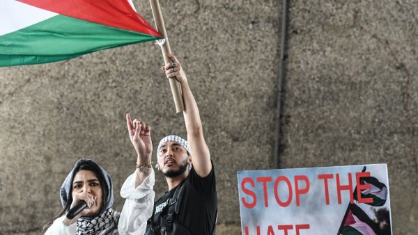 People participate in a pro-Palestinian rally 