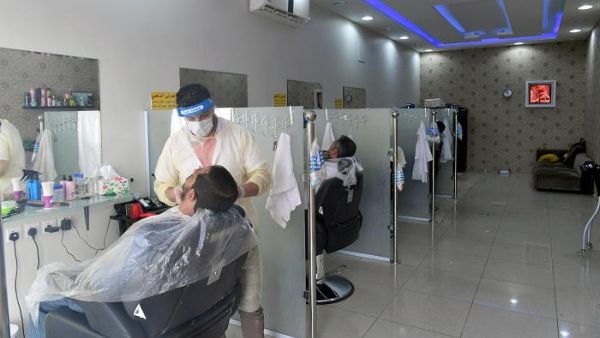 بروتوكولات جديدة في صالونات الحلاقي الرجالي في السعودية