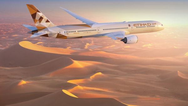 الاتحاد للطيران توزّع 10,000 جائزة خلال معرض سوق السفر العربي