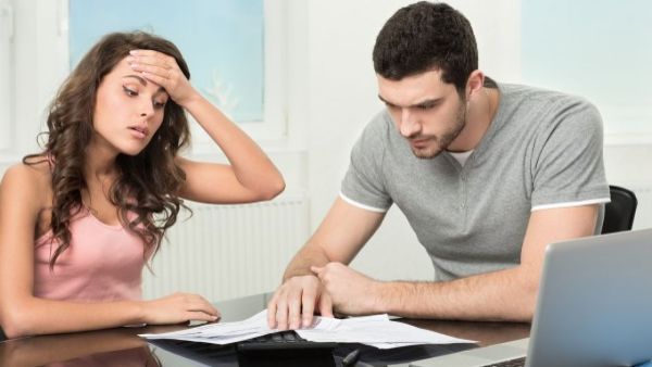 ضعي نظاماً لكِ يتناسب مع وقته، فليس مهمّاً كم من الوقت الذي يقضيه الزوج في المنزل