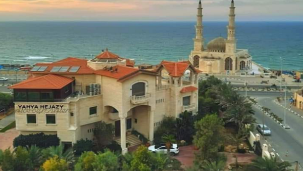 فيلا تعود لرجل الأعمال الفلسطيني، عبد العزيز الخالدي