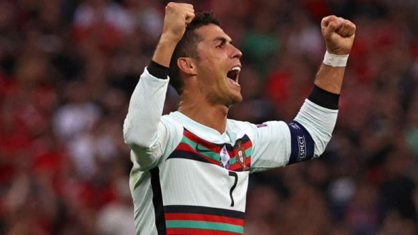 رونالدو يقود البرتغال لفوز كبير