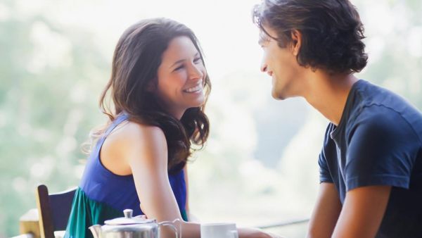 من المفترض أن يكون الموعد الغرامي الأول فرصة لكما لمعرفة المزيد عن بعضكما البعض