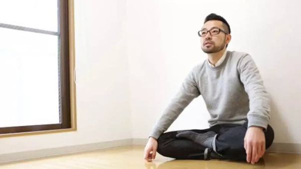 Fumio Sasaki and his book goodbye, things: the new japanese minimalism