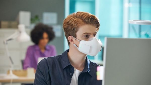 LG Puricare Wearable: Air Purification Technology That Empowers Easy Breathing