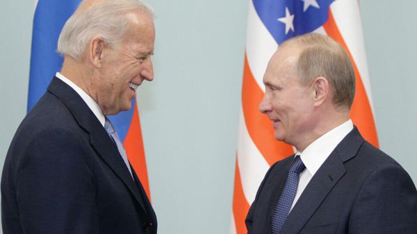 الرئيسان فلاديمير بوتين وجو بايدن