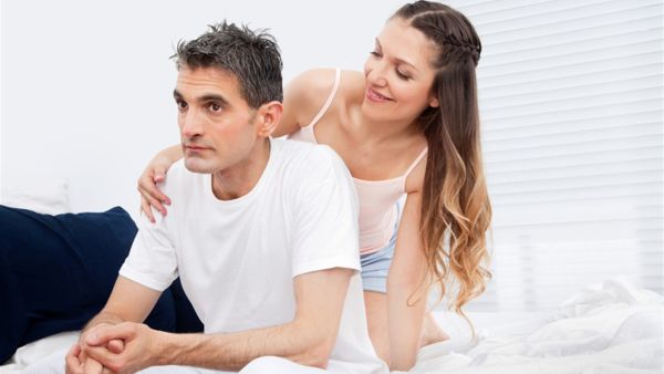تميل معظم النساء إلى محاولة تغيير الرجال على أمل جعلهم أفراداً أفضل