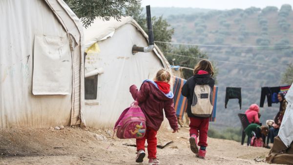 Two Syrian refugee girls 