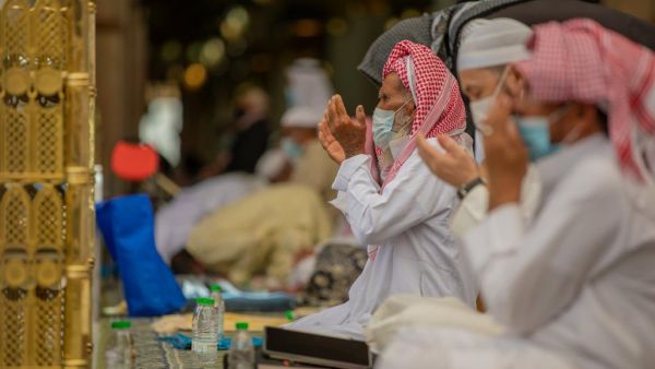 زوار بييت الله الحرام