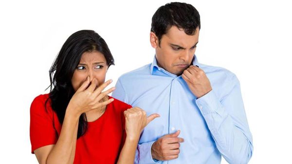 يمكن لاضطرابات الآيض أو التمثيل الغذائي أن يساهم في صدور رائحة كريهة من الجسم