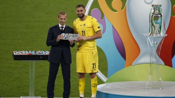 Donnarumma won Euro 2020 Player of the Tournament award (Photo: AFP)