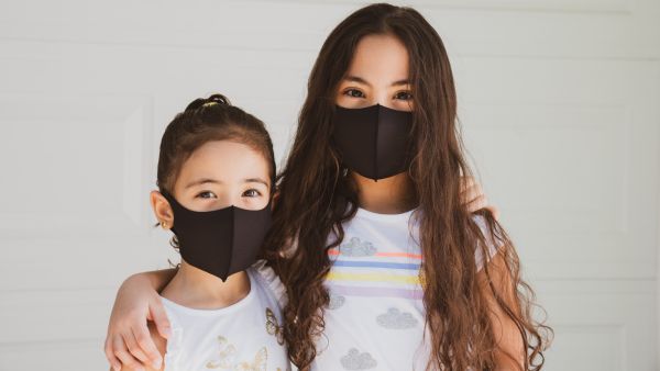طبيب البوابة: نصائح عند الخروج مع أطفالك وطرق حمايتهم من كورونا