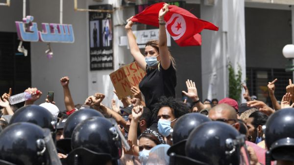 التحقيق مع مسؤولين كبار في الدولة بتهمة الفساد