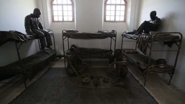 الاقتراح نال موافقة خامنئي "بمناسبة عيد الأضحى المبارك وعيد الغدير السعيد"