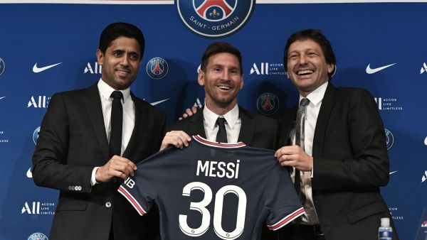 ليوناردو وميسي وناصر الخليفي