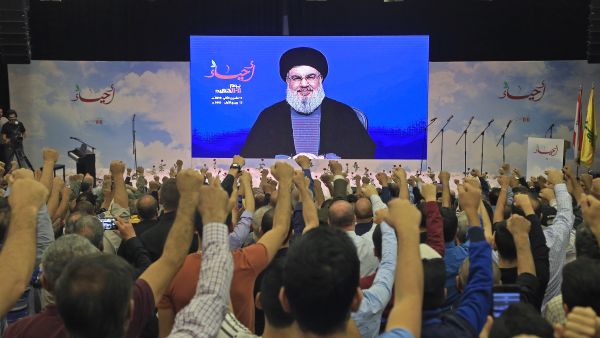 Hezbollah Leader warns not to politicalize port blast