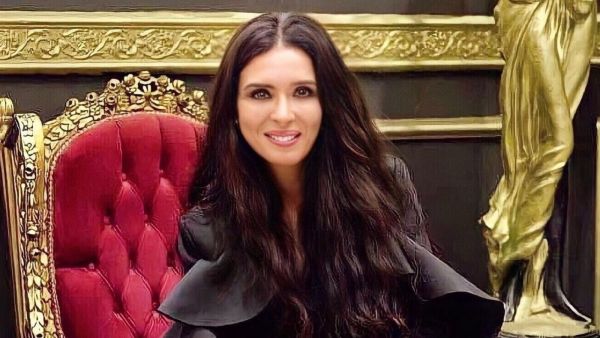 Boobs Out for Guests! Belly Dancer Dina Causes Frenzy With Her Revealing Dancing Suit in a Wedding (Pictures)
