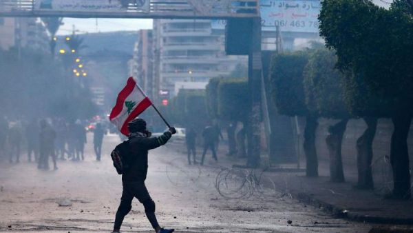 الجيش على خط الازمة