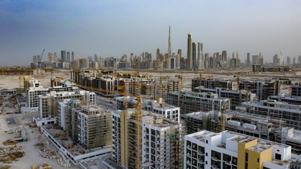 عزيزي تتوصل إلى شراكة مع "فيبتيك لأعمال الزجاج المحدودة" للمرحلة الثانية من ريفييرا