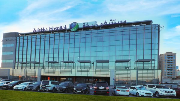 أكثر من 100 طبيب من "مستشفى زليخة" في دبي والشارقة يحصلون على الإقامة الذهبية