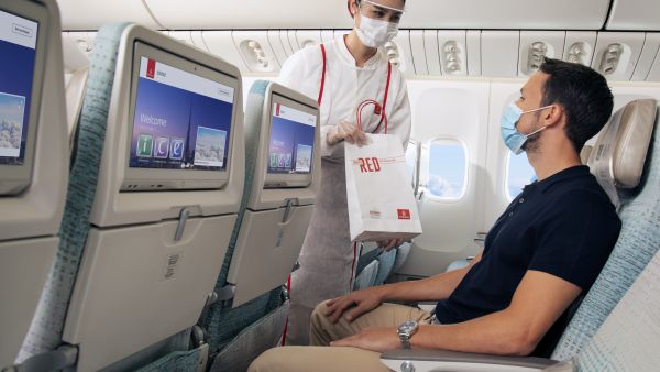 تلقى خدمة طيران الإمارات للطلب المسبق على http://www.emiratesred.com منذ إطلاقها في يوليو (تموز) الفائت، إقبالاً جيداً من العملاء على جميع الخطوط. طيران الإمارات توفر خدمة الطلب المسبق لمنتجات السوق الحرة على الطائرة