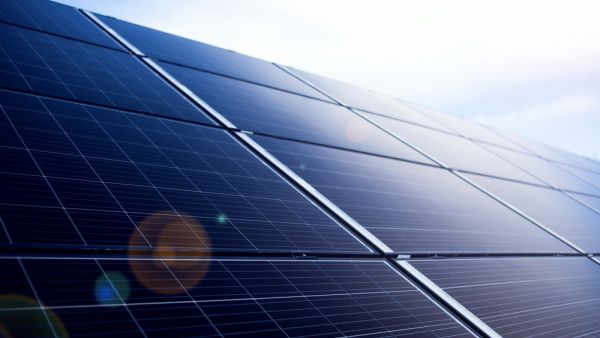 دبي تدشن المرحلة الأولى من مشروع الطاقة الشمسية بقدرة 300 ميغاواط