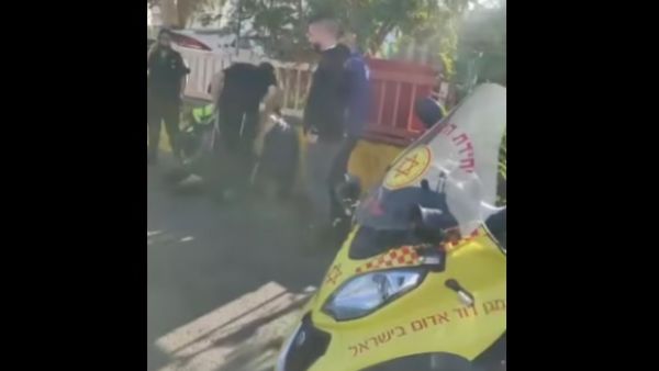 القدس.. طعن سائق حافلة فلسطيني من قبل شبان يهود