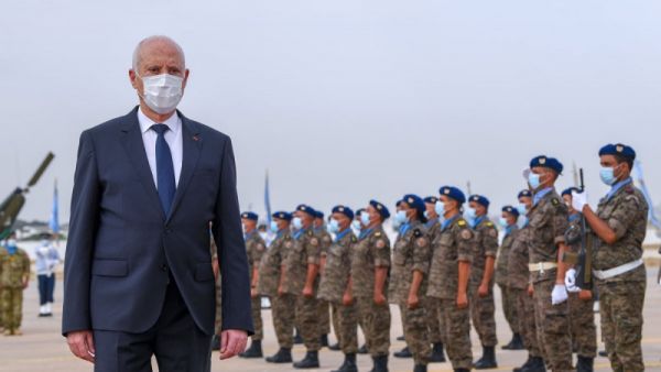 الجيش صمّام الأمان لتونس… في وجه الإخوان