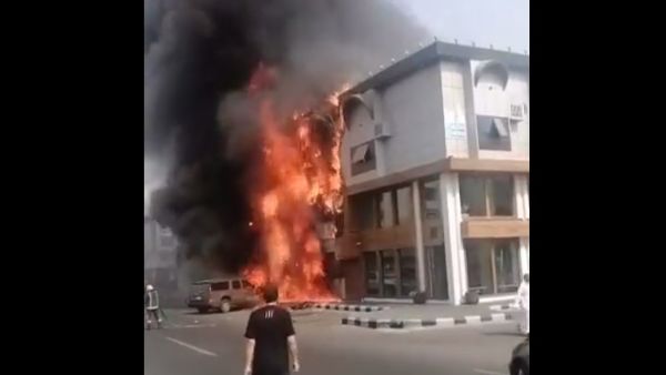 حريق يلتهم مطعما مصريا شهيرا في جدة