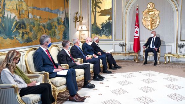 الرئيس التونسي.. السلطة تحتاج إلى المناورة أيضا