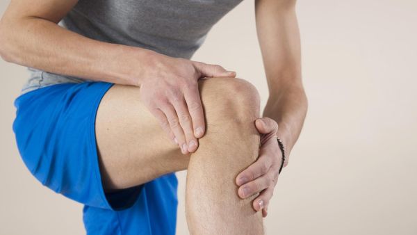 الضوضاء الناتجة عن طقطقة المفاصل ليس لها علاقة بالمرض أو أي شيء آخر
