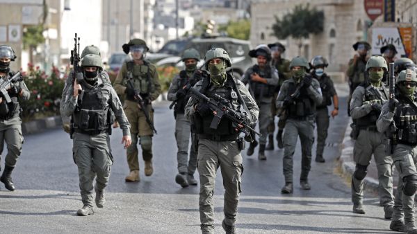 Israeli forces arrest two prisoners who escaped jail days ago