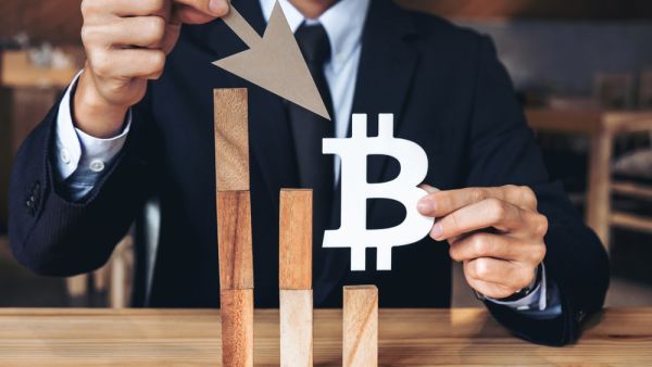 انخفضت أسعار العملات الرقمية اليوم الأربعاء ( الثامن من سبتمبر) حتى الساعة 9:38 صباحاً،بـ 13.03٪عن اليوم الماضي، وبلغت القيمة السوقية العالمية للعملات المشفرة 2.06 تريليون دولار