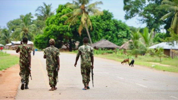 Al-Shabab militants walking around 