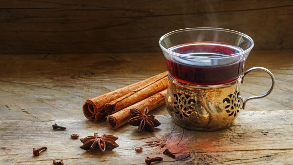 هل يحسن شرب الحليب بالقرفة الصحة الجنسية للرجال؟ 