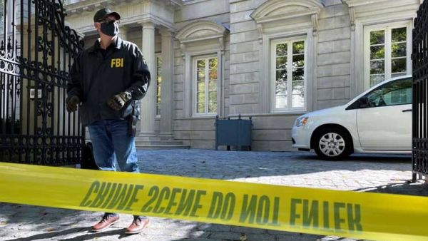 أمريكا.. مداهمة قصر يملكه روسي مقرب من بوتين